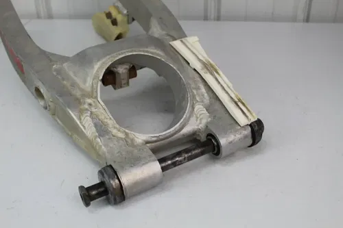 1986 Yamaha YZ250 OEM Swingarm assembly Swing Arm YZ 250 490 86/2