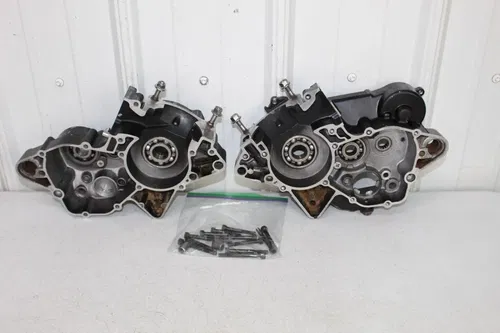 1986 1987 Yamaha YZ125 OEM Crankcase set engine case cases YZ 125 86