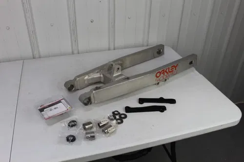 1984 Kawasaki KX125 Swingarm 33001-1209 Swing Arm NEW bearings slider KX 125 84