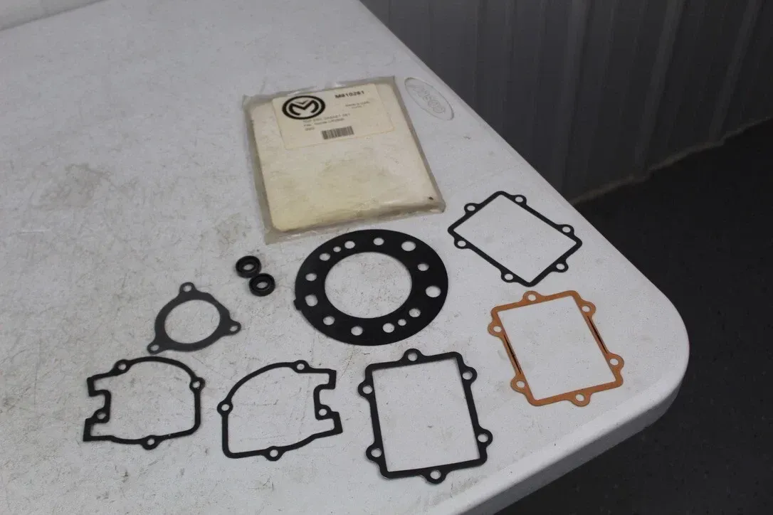 2002 - 2004 Honda CR250R Moose Top End Gasket Kit missing base gasket CR 250