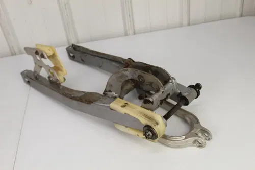 1983 Suzuki RM80 OEM Swingarm assembly 61000-20902-08C Swing Arm RM 80