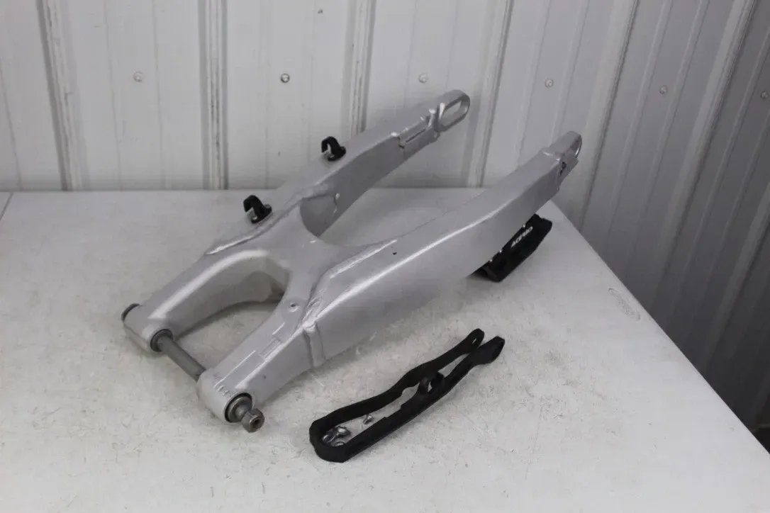 2019 - 2026 Kawasaki KX450 Swingarm 33001-0713 Swing Arm KX250 2021 - 2026 20/4