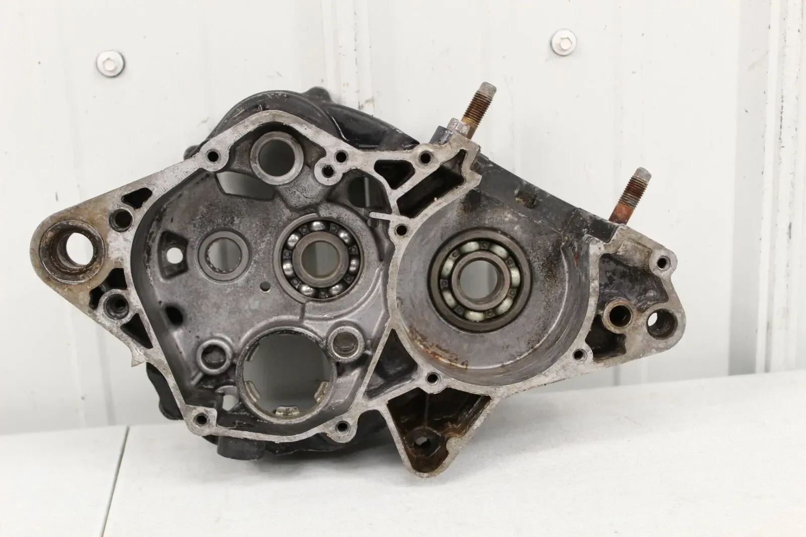 1982 1983 Yamaha YZ100 OEM Left Engine Case Crankcase YZ 100 82/Z