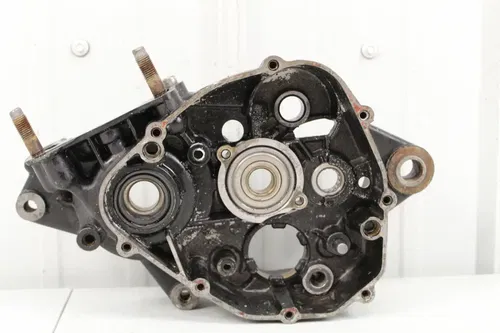 1982 1983 Yamaha YZ100 OEM Left Engine Case Crankcase YZ 100 82/Z