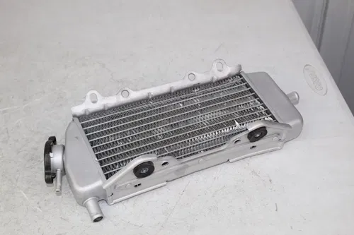 2004 2005 Kawasaki KX250F  OEM Left Radiator 39061-0003 KX Suzuki RMZ 250 04-06