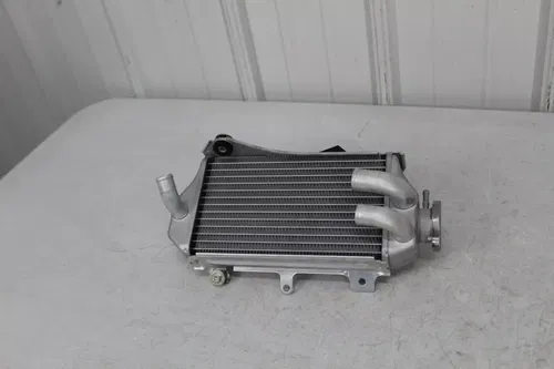 NEW 2019 2020 CRF450R OEM Right Radiator 19100-MKE-A00 CRF450 CRF 450 19 20
