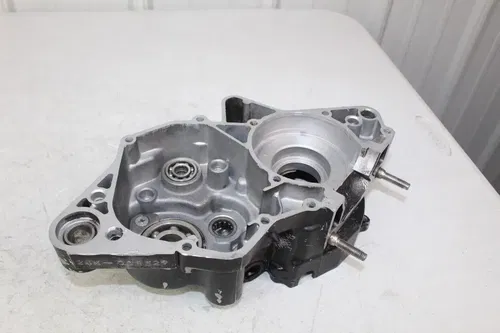 1983 1984 Yamaha YZ125 OEM Right engine crank case 24X-15121-00-00 YZ 125 83