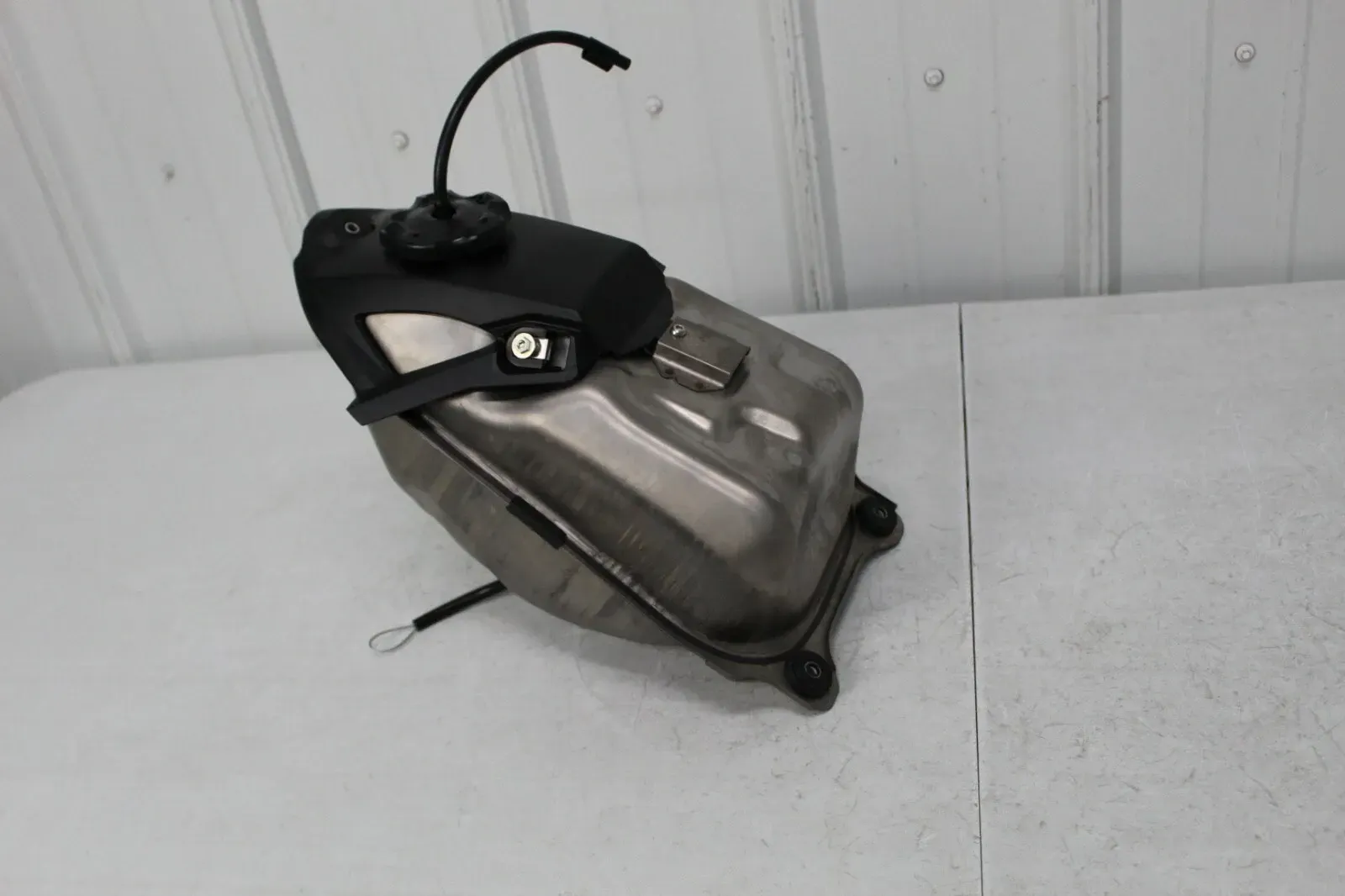 NEW 2017 -2020 Honda CRF450R OEM Ti Fuel Tank W Cap Cover CRF250R 2018-2021