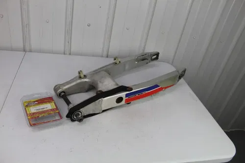 1993 Honda CR125 Swingarm 52100-KZ4-890ZA Swing Arm CR 125 NEW Bearings 93/3