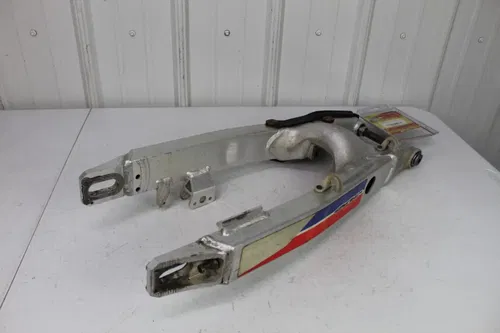 1993 Honda CR125 Swingarm 52100-KZ4-890ZA Swing Arm CR 125 NEW Bearings 93/3