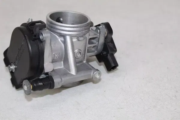2014 - 2017 Yamaha YZ450F OEM Throttle Body 1SL-13750-00-00 2014 - 2017 Yamaha YZ450F OEM Throttle Body 1SL-13750-00-00