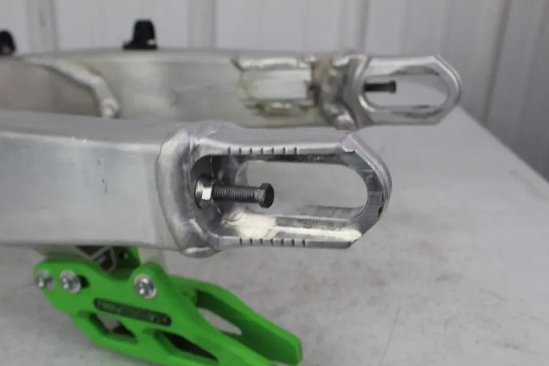 2019 - 2026 Kawasaki KX450 Swingarm 33001-0713 Swing Arm KX250 2021 - 2026 25/3