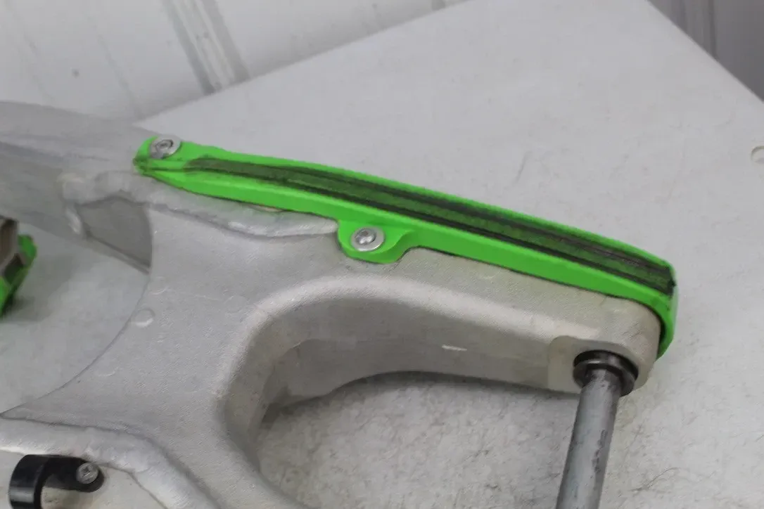 2019 - 2026 Kawasaki KX450 Swingarm 33001-0713 Swing Arm KX250 2021 - 2026 25/3