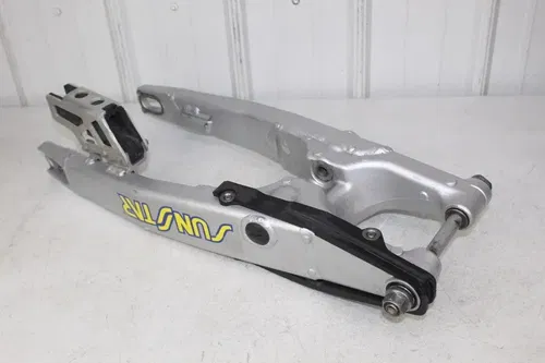 2004 Kawasaki KX250 2-stroke OEM Swingarm Swing Arm 33001-0025-CE KX 250 4/2