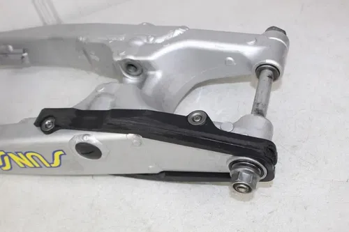2004 Kawasaki KX250 2-stroke OEM Swingarm Swing Arm 33001-0025-CE KX 250 4/2