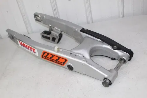 2004 Kawasaki KX250 2-stroke OEM Swingarm Swing Arm 33001-0025-CE KX 250 4/2