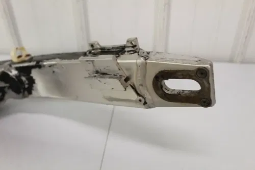 1993 - 1995 Suzuki RM250 OEM Swingarm 61000-28E11 Swing Arm RM 125 250 95/4