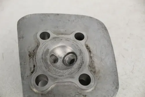 1970 1971 Yamaha HT1 OEM Cylinder Head 276-11111-01-94 HT1B HT1BM 70 71