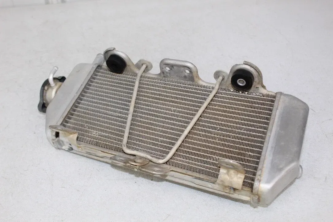 2007 - 2009 Yamaha YZ250F OEM Right Radiator YZ 250 4 stroke 7/10