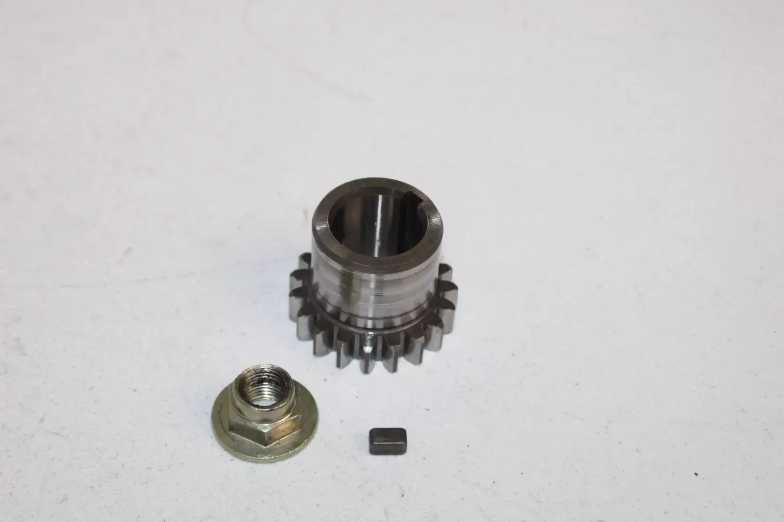 1989 Yamaha YZ125 Primary Drive Gear 3JD-16111-00-00 Nut Key