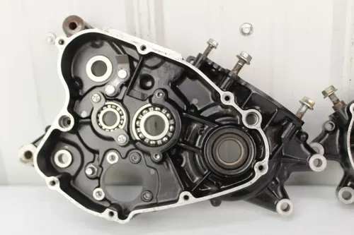 1981 Suzuki PE175 Crankcase Set 11300-40860 Engine Cases Right Left PE RS 175 81