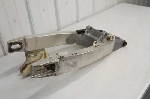 1993 - 1995 Suzuki RM250 OEM Swingarm 61000-28E11 Swing Arm RM 125 250 95/3
