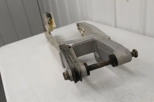 1993 - 1995 Suzuki RM250 OEM Swingarm 61000-28E11 Swing Arm RM 125 250 95/3