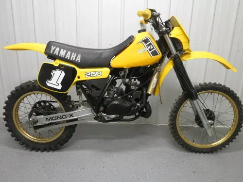 1982 Yamaha YZ250 OEM Crankcase Set Engine Case Cases YZ 250 82/1