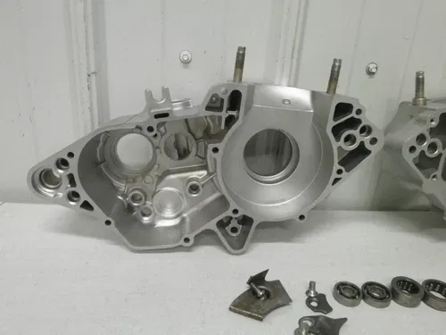 1982 Yamaha YZ250 OEM Crankcase Set Engine Case Cases YZ 250 82/1