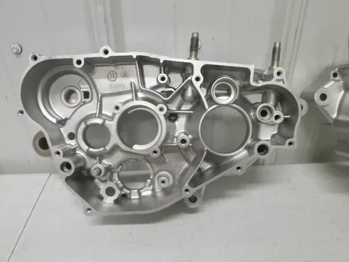 1982 Yamaha YZ250 OEM Crankcase Set Engine Case Cases YZ 250 82/1