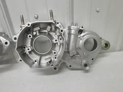 1982 Yamaha YZ250 OEM Crankcase Set Engine Case Cases YZ 250 82/1