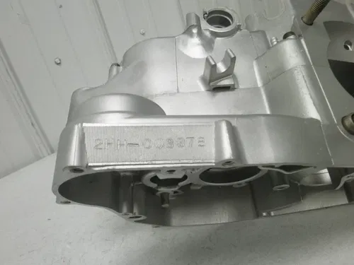 1982 Yamaha YZ250 OEM Crankcase Set Engine Case Cases YZ 250 82/1