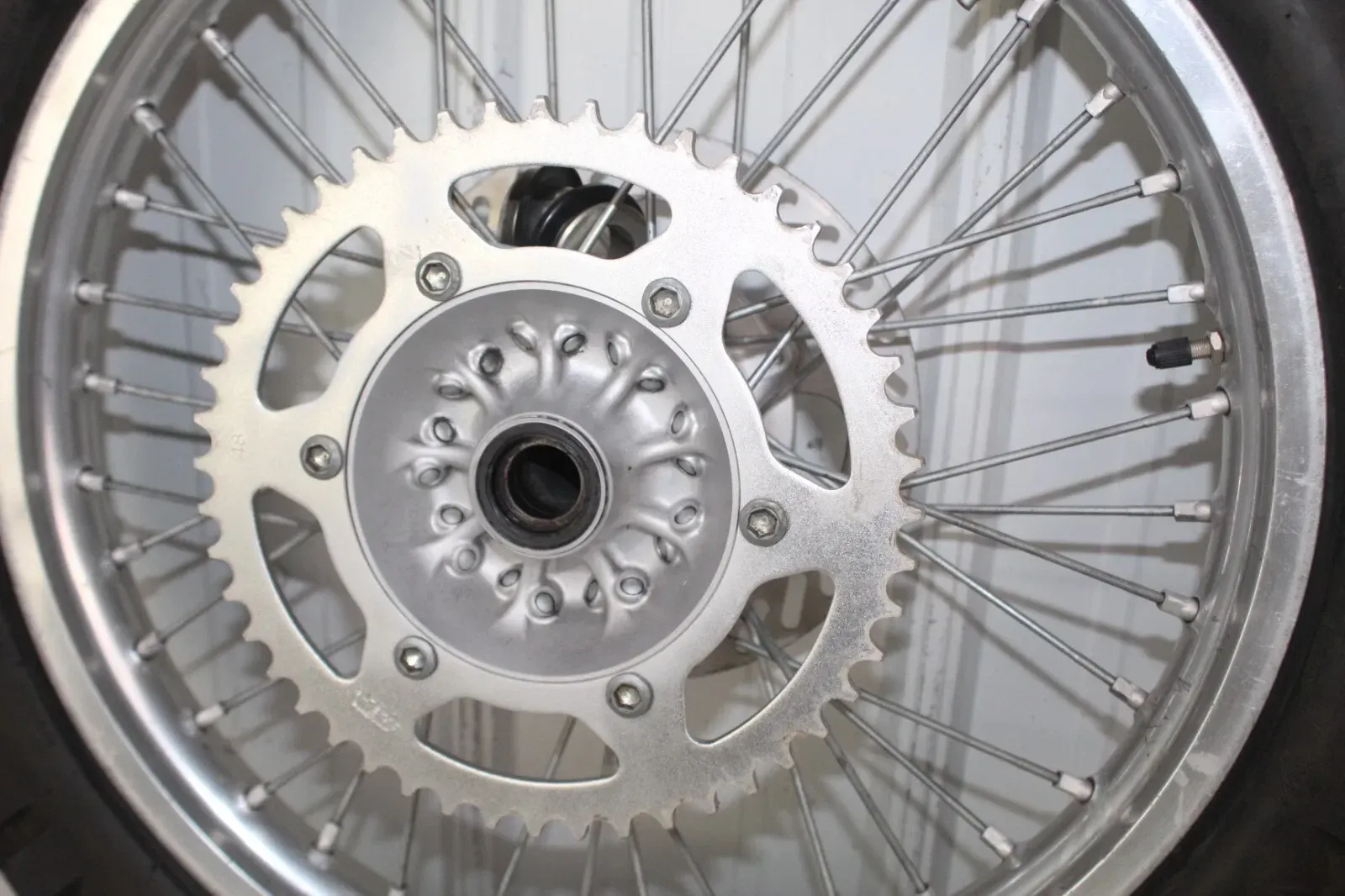 2004 2005 Kawasaki KX250F OEM Rear Wheel assembly KX Suzuki RMZ 250 04 - 06 4/3