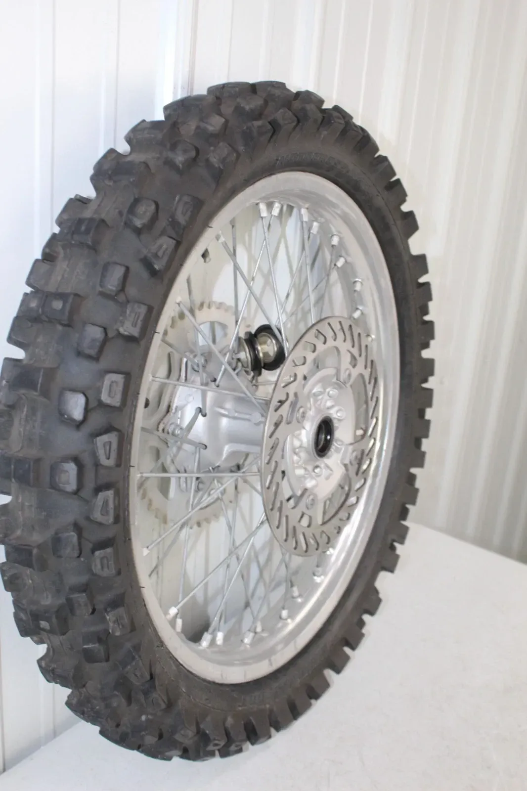 2004 2005 Kawasaki KX250F OEM Rear Wheel assembly KX Suzuki RMZ 250 04 - 06 4/3