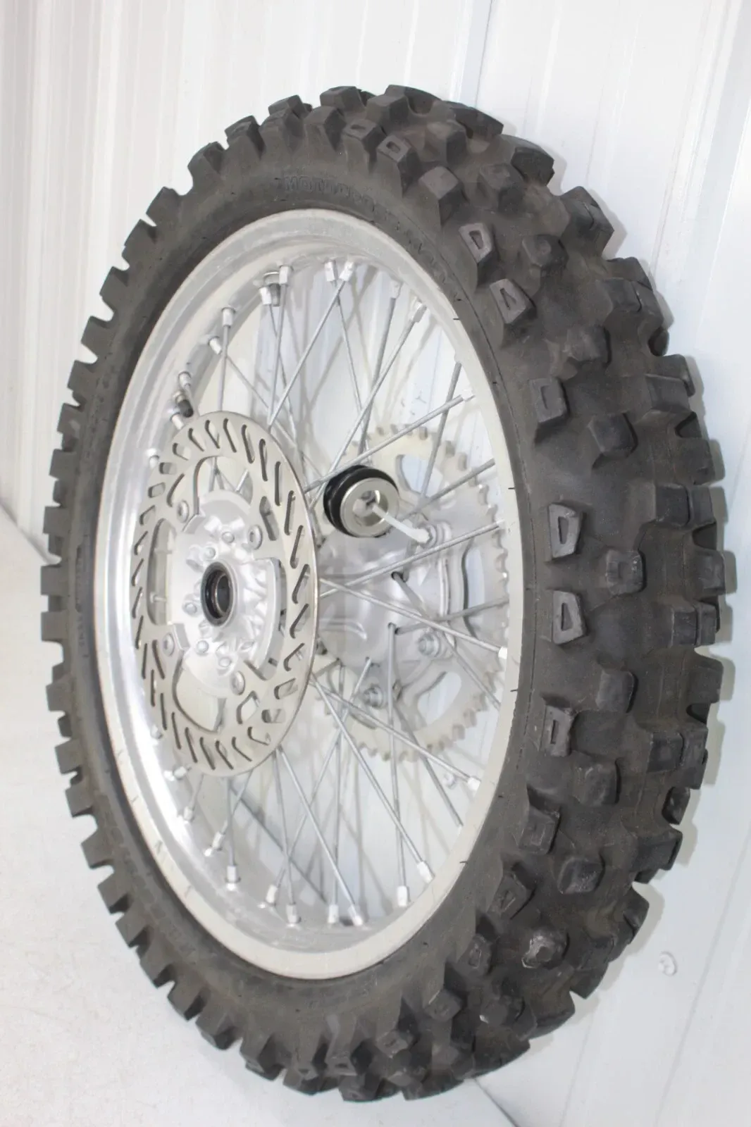 2004 2005 Kawasaki KX250F OEM Rear Wheel assembly KX Suzuki RMZ 250 04 - 06 4/3