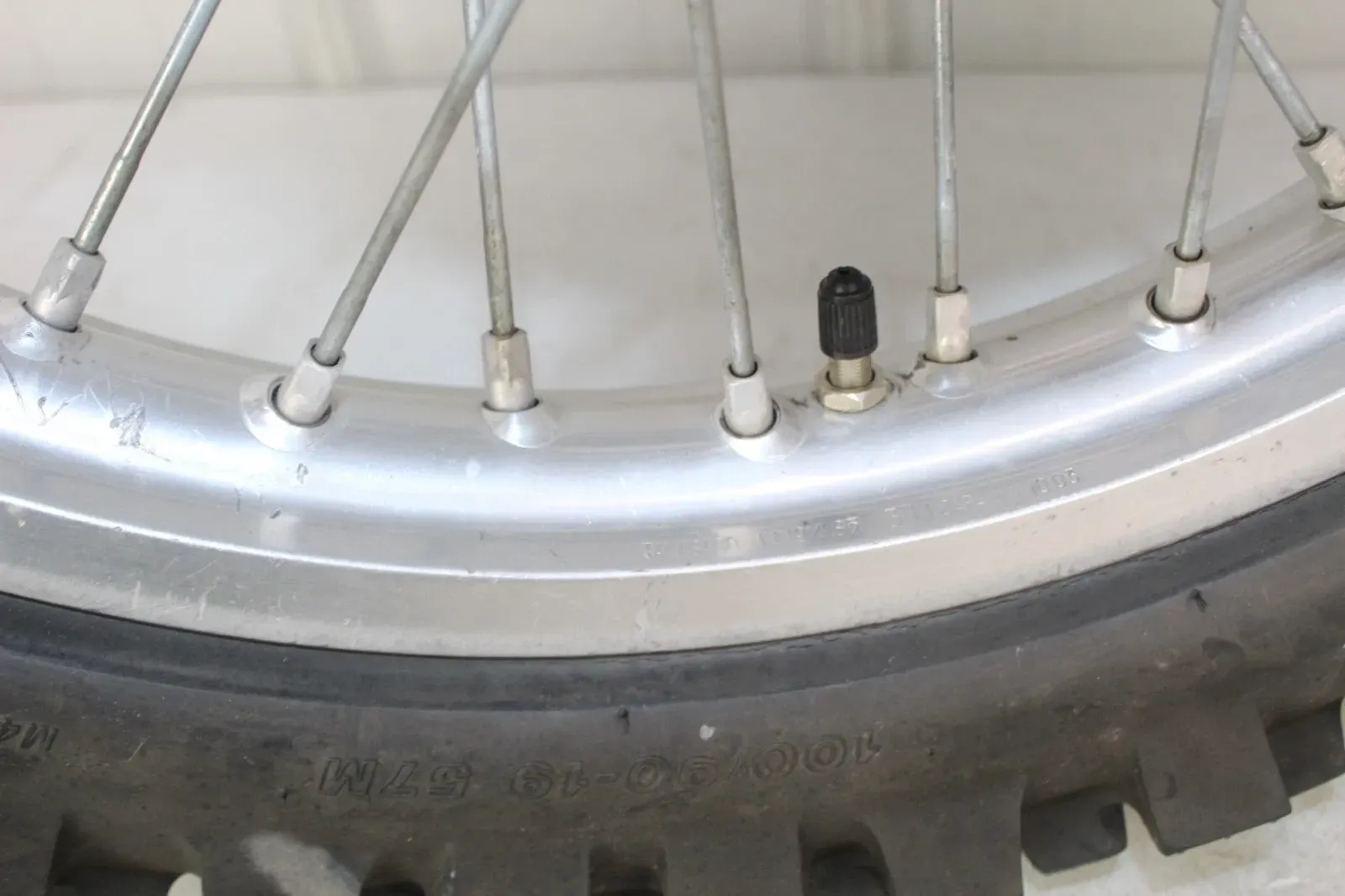 2004 2005 Kawasaki KX250F OEM Rear Wheel assembly KX Suzuki RMZ 250 04 - 06 4/3