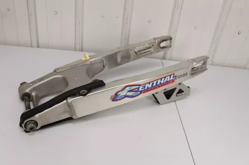 2007 Suzuki RMZ250 Swingarm 61000-35G00 Swing Arm RMZ 250 07 - 09 450 05 - 07