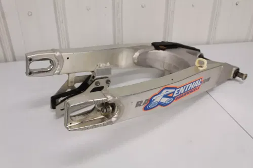 2007 Suzuki RMZ250 Swingarm 61000-35G00 Swing Arm RMZ 250 07 - 09 450 05 - 07