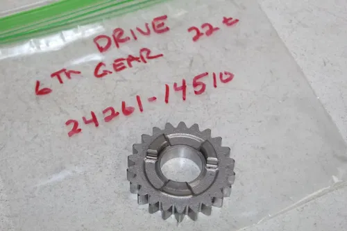 1985 Suzuki RM125 OEM 6th Drive Gear 24261-14510 RM 125 85/1