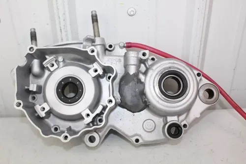 1988 - 1996 Yamaha YZ250 OEM Left Crankcase Crank Case Engine YZ 250