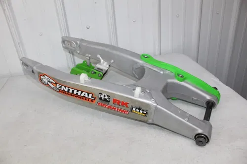 2012 Kawasaki KX250F OEM Swingarm Swing Arm 33001-0645 KX250 KX 250 12/6