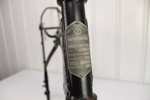 1973 CZ380 Frame 980-31-800 Chassis CZ 380 400 Type 981 - 4