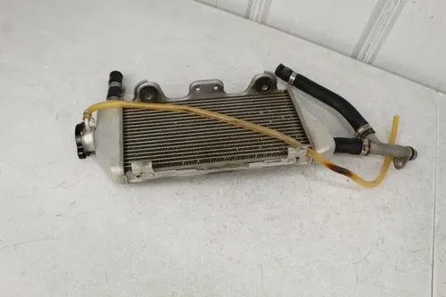 2006 Yamaha YZ450F OEM Right Radiator 2S2-12461-00-00 YZ450 YZ 450 6/27