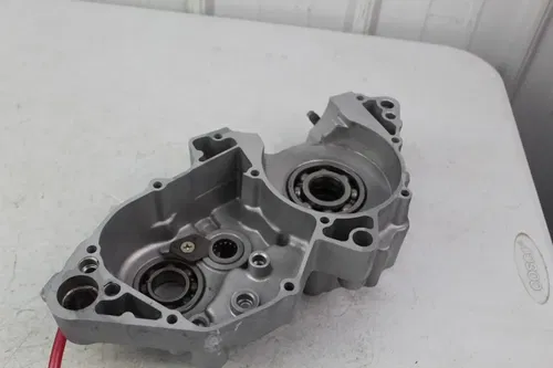 1988 - 1996 Yamaha YZ250 OEM Left Crankcase Crank Case Engine YZ 250