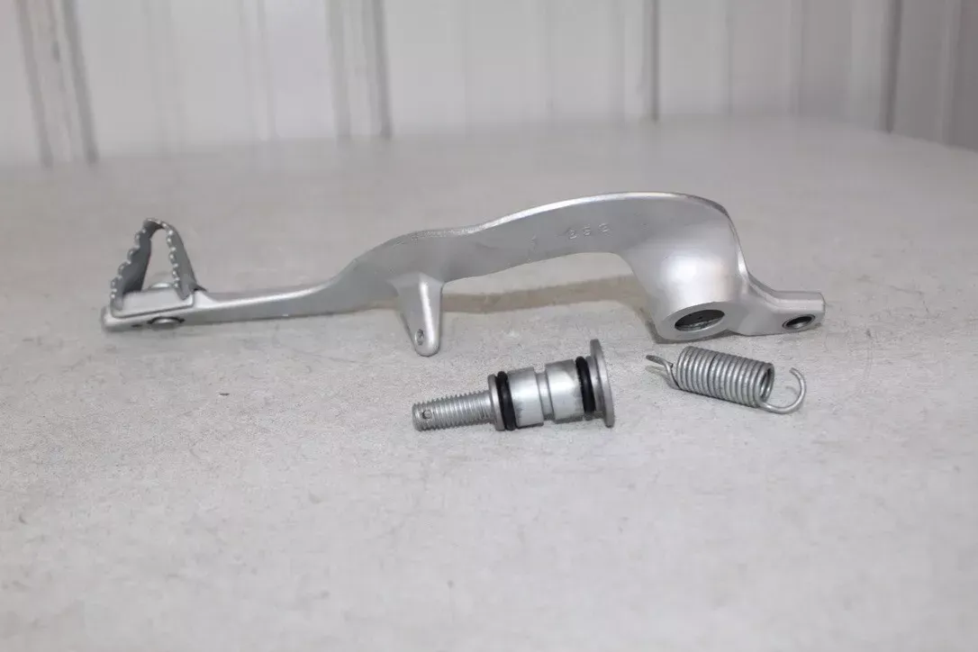 2006 - 2009 Yamaha YZ450F OEM Rear Brake Pedal 2S2-27200-11-00 YZ450 YZ 450 6/31