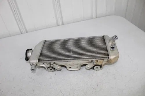 2007 - 2009 Yamaha YZ250F OEM Right Radiator 5XC-12461-G0-00 YZ 250 F 09/13