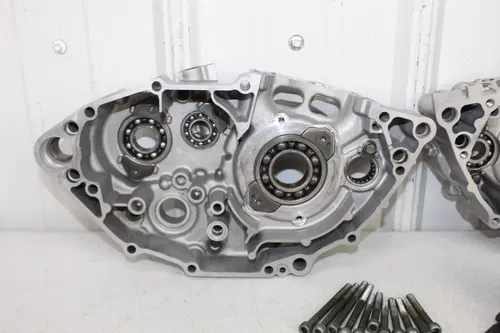 2003 - 2005 Yamaha YZ250F Crankcases Engine Crank Case Cases YZ 250 4 stroke