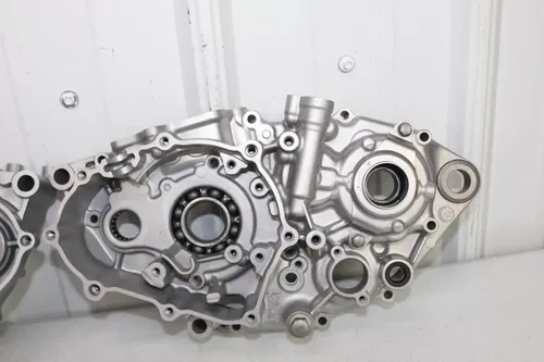 2003 - 2005 Yamaha YZ250F Crankcases Engine Crank Case Cases YZ 250 4 stroke