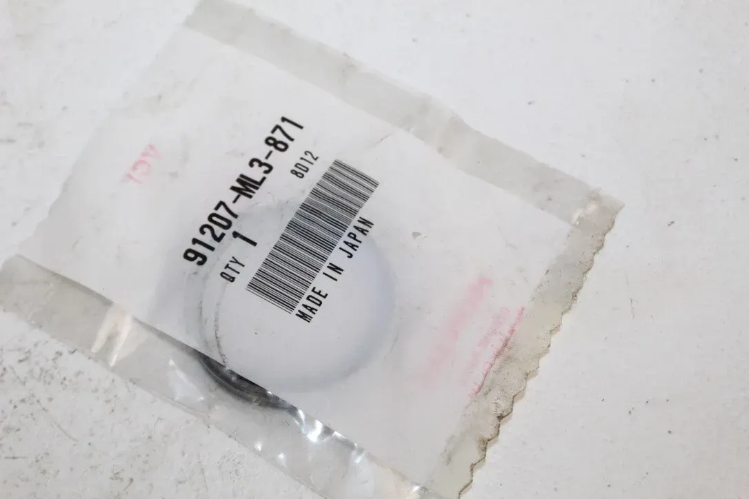 NEW Genuine Honda OEM Counter Shaft Sprocket Oil Seal 91207-ML3-871
