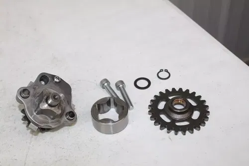 2010 - 2013 Yamaha YZ450F OEM Oil Pump assembly YZ450 YZ 450 13/4
